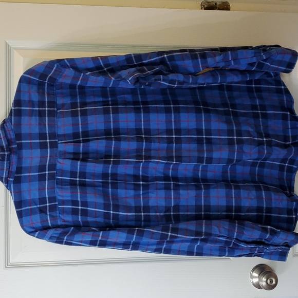 St. John's Bay Men's Flannel button down shirt - Picture 3 of 3